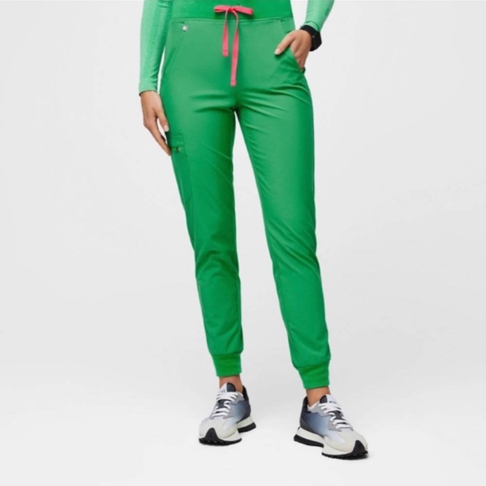 Women's Figs High Waisted Zamora Jogger Scrub Pants in Safety Green Small Tall